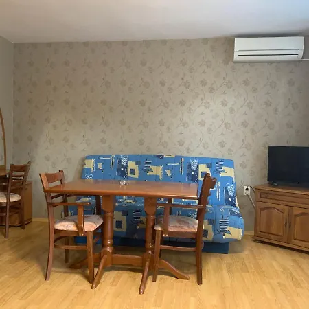 Семеен Хотел Тара 2*